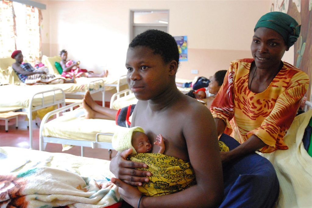 KMC-for-a-newborn-in-Malawi-1024x685 KMC-for-a-newborn-in-Malawi-1024x685